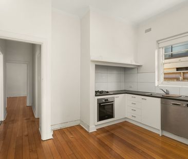 2E Hudson Street, Caulfield North VIC 3161 - House For Rent | Domain - Photo 5