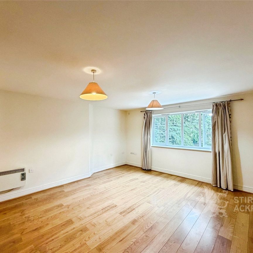 Coley Avenue, Woking, Surrey, GU22 7RG - Photo 1