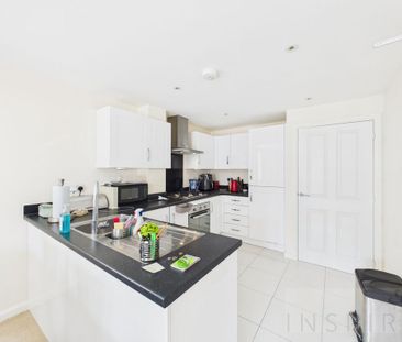 4 bedroom semi-detached house to rent - Photo 1