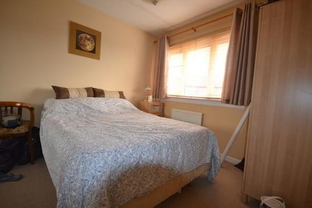 3 bedroom semi-detached house to rent - Photo 5