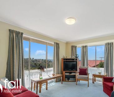 Sunny, Spacious & Ultra-Convenient Lenah Valley Living - Photo 1