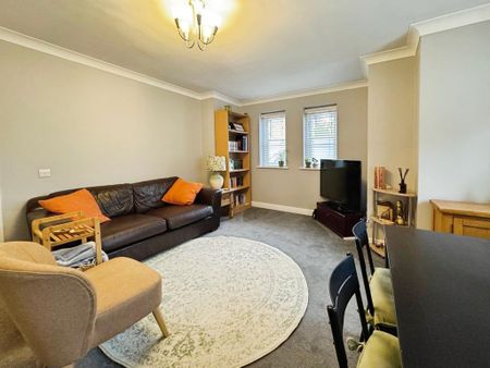 2 bedroom flat to rent - Photo 2