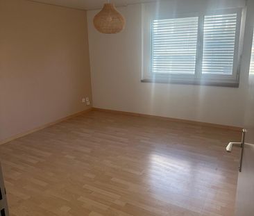 Helle 4.5-Zimmer-Wohnung mit Balkon und Lift in Reiden - Photo 2