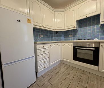 2 bedroom semi-detached house to rent - Photo 5