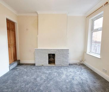 2 bedroom semi-detached house to rent - Photo 3