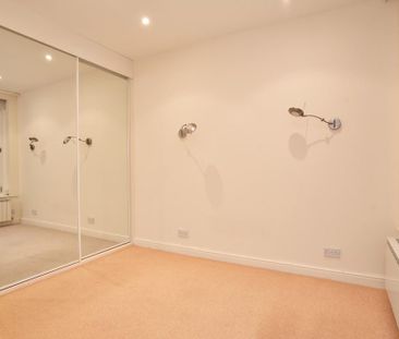 2 bedroom ground floor flat to rent - Photo 3