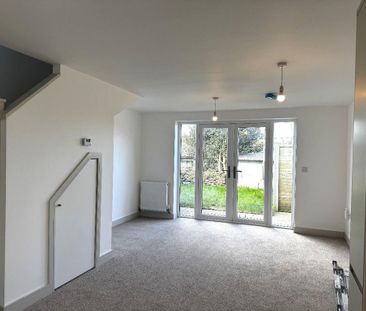 2 bedroom terraced house to rent - Photo 4