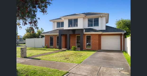 Modern Comfort in a Prime Laverton Location - Photo 1