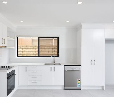 79 Markeri Street, Mermaid Waters - Photo 1