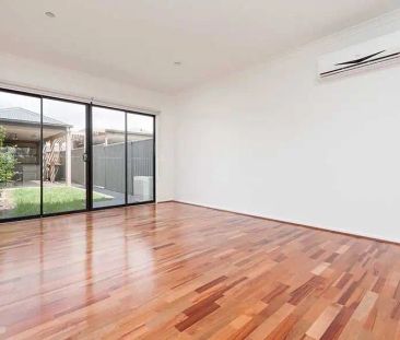 “Prime Location Meets Easy Living” - Photo 4
