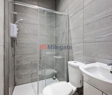 1 bedroom in a flat share to rent - Photo 4