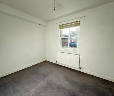 2 bedroom ground floor flat to rent - Photo 4