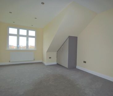 4 bedroom terraced house to rent - Photo 5