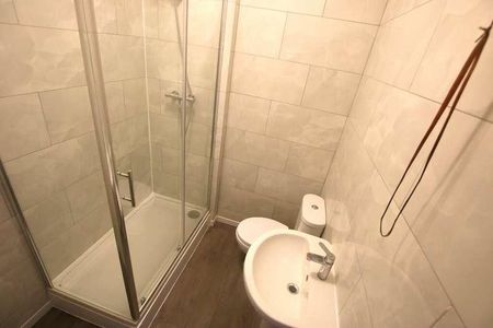 Accrington Road, Intack, Blackburn, BB1 - Photo 5