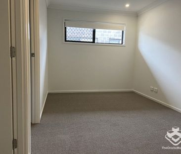 3 BEDROOM TOWNHOUSE - Double Garage, Air Cons, Pets Welcome - Photo 5