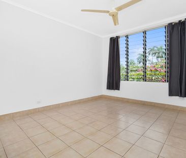 Bright and Breezy Nightcliff Apartment! - Photo 6
