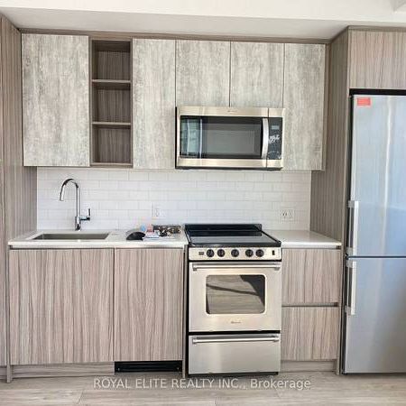 Mimico/Parklawn-Bright 1Bd Utilities incl &Locker - Photo 1