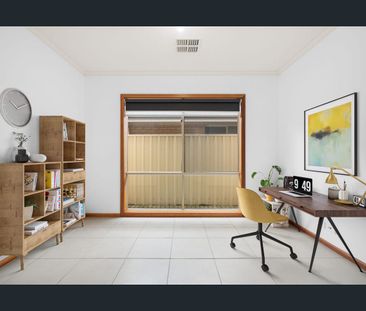 4 Bedroom Home in Kilburn - Photo 1