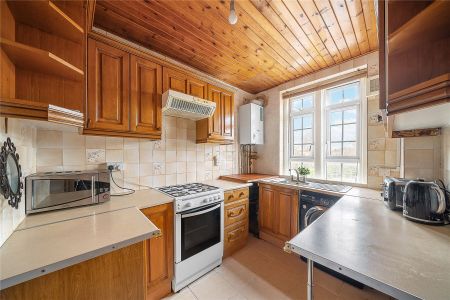 Hazelhurst Road, London, SW17 flat to rent - Photo 4