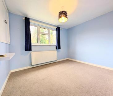 4 bedroom end of terrace house to rent - Photo 5