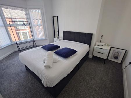 3 bedroom terraced house to rent - Photo 2