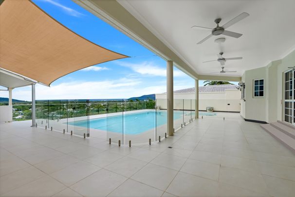 Luxury Rental Property with Spectacular Views in Cairns - Photo 1