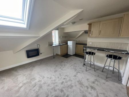 1 bedroom flat to rent - Photo 2