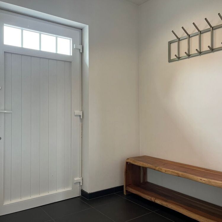 Moderne halfopen bebouwing met zonnige tuin te huur in De Haan - Foto 1