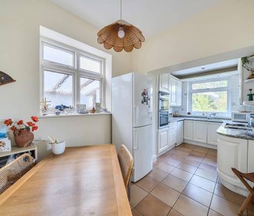 4 bedroom detached house to rent - Photo 3