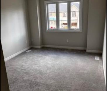 For Lease - 58 Genoa Drive, Hamilton, Ontario - Photo 2