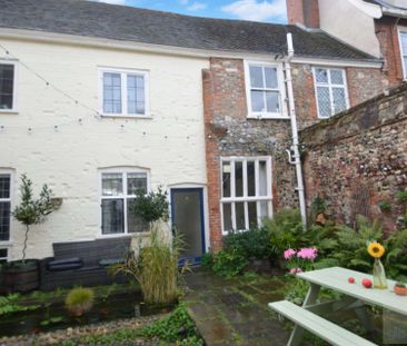 The Close, Norwich - Photo 1