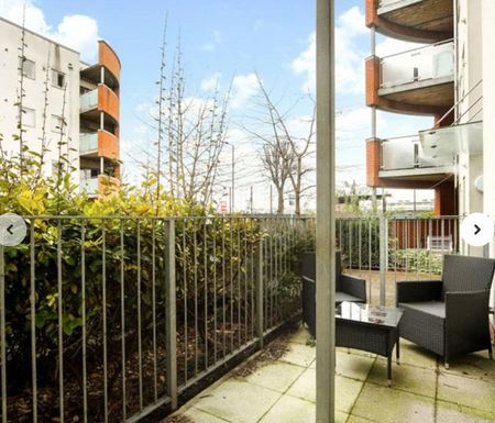 1 Bed Flat, Holst House, W12 - Photo 5