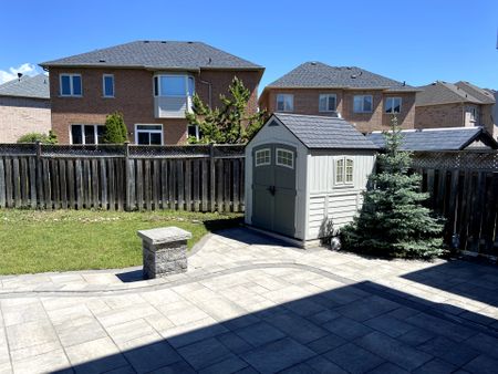 For Lease - 26 Starhill Crescent, Markham, Ontario - Photo 2