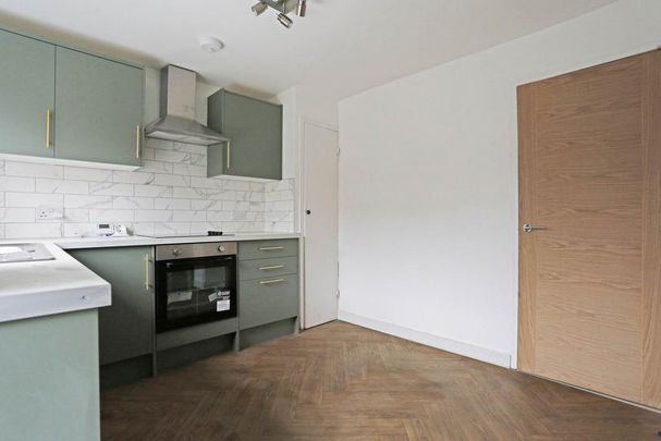 4 bedroom terraced house to rent - Photo 1