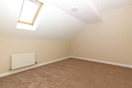 Wolverton - Double Bedroom Penthouse Close To Station, MK12 - Photo 4