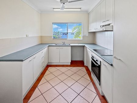 Comfort & Convenience in Cairns North – Spacious 2-Bedroom Apartment - Photo 5