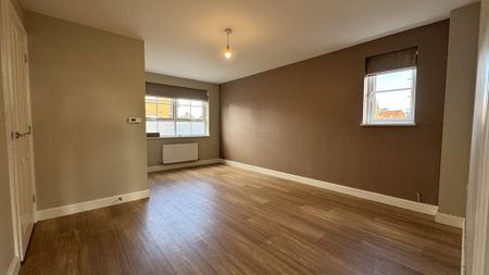 3 bedroom semi-detached house to rent - Photo 3