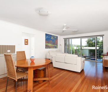 Style and location - A great home to relax or entertain - Photo 3