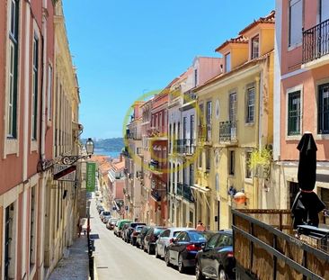 LISBON CENTRAL in PRAÇA FLORES apart. newly renovated T0+1 - Photo 1