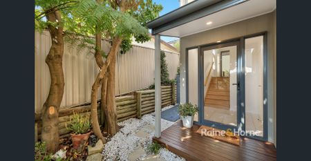 LUXURY LIVING - Photo 5