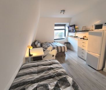 Room in a Shared House, Upper Tooting Road, SW17 - Photo 2