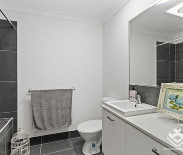 Modern 4 Bedroom Townhouse - Photo 6