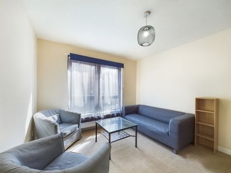 3 Bed Flat, Sienna Gardens, EH9 - Photo 2