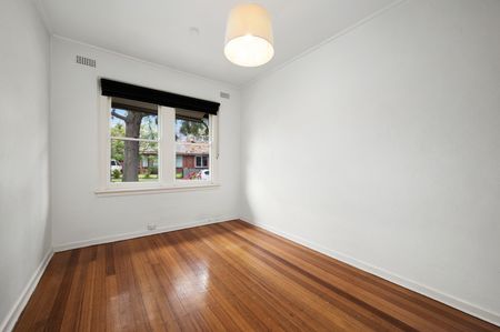 118 Dunstan Parade, Port Melbourne VIC 3207 - House For Rent | Domain - Photo 3