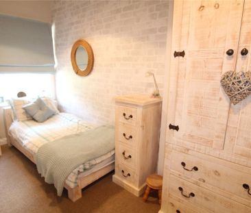 2 bedroom end of terrace house to rent - Photo 6