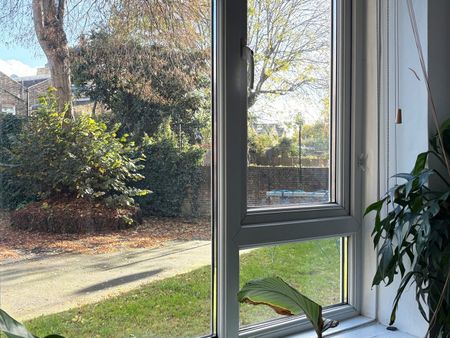 1 Bed Flat, Crawshay House, N16 - Photo 2