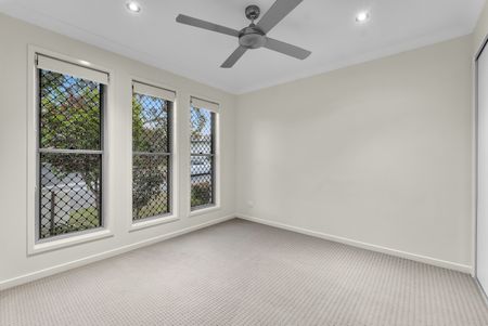 52 Mapleton Drive, North Lakes QLD 4509 - House For Rent | Domain - Photo 4