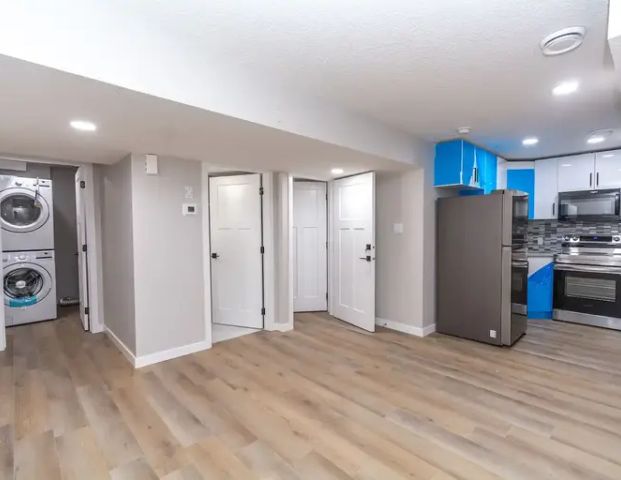 2 bedroom 1 bathroom basement suite | Edmonton - Photo 1