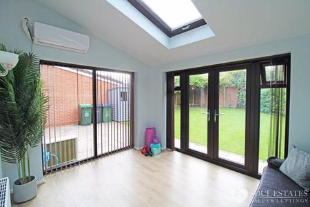 5 bedroom detached house to rent - Photo 4