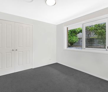 Spacious Family Home with Coastal Views – Highland Park - Photo 6